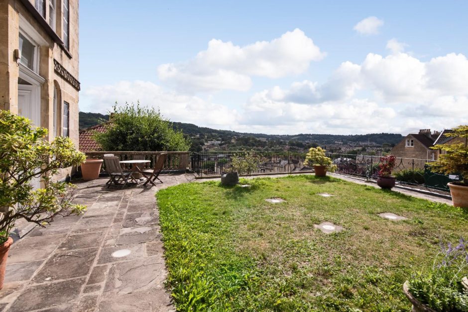 Upper East Hayes, Bath